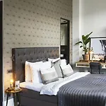 Piet Hein Hotel